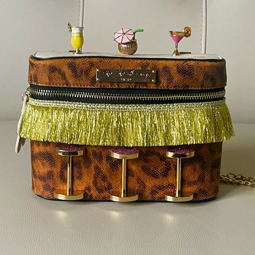 1st EDT. Sip Sip Hooray Betsey Johnson Tiki Bar Crossbody. - Picture 4 of 9